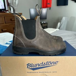 Blundstones